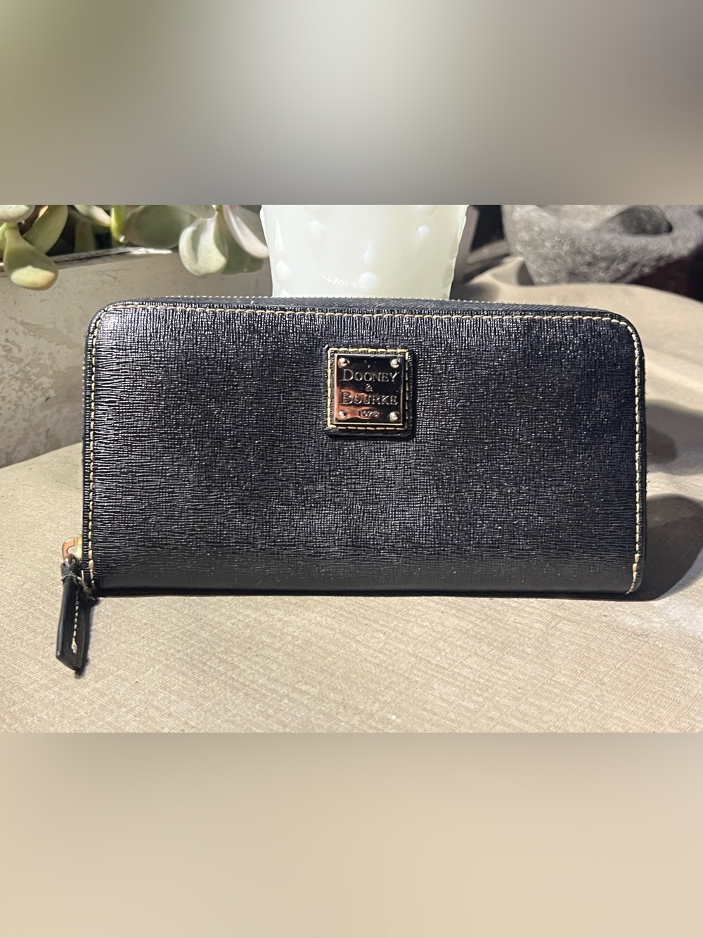 Dooney & Bourke Black Textured Leather Logo Plaque Wallet